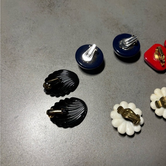 Mixed Sets of Colorful Vintage Clip-on Earrings - Picture 13 of 13